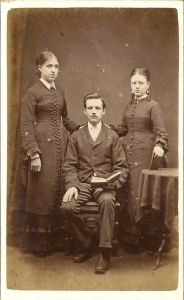 L-R: Emma Lincoln (nee Lynn), her husband Henry James Lincoln, his sister Richenda Ann Lincoln.